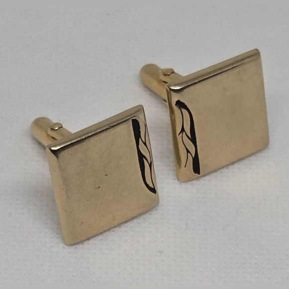 Gold Tone Square Cufflinks - Picture 7 of 7